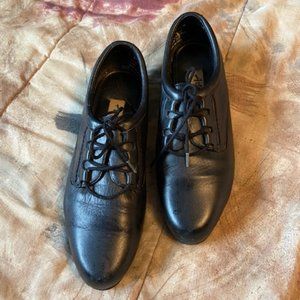 Active  Air Ladies Black Oxford Shoes Size 9.5 M Vintage
